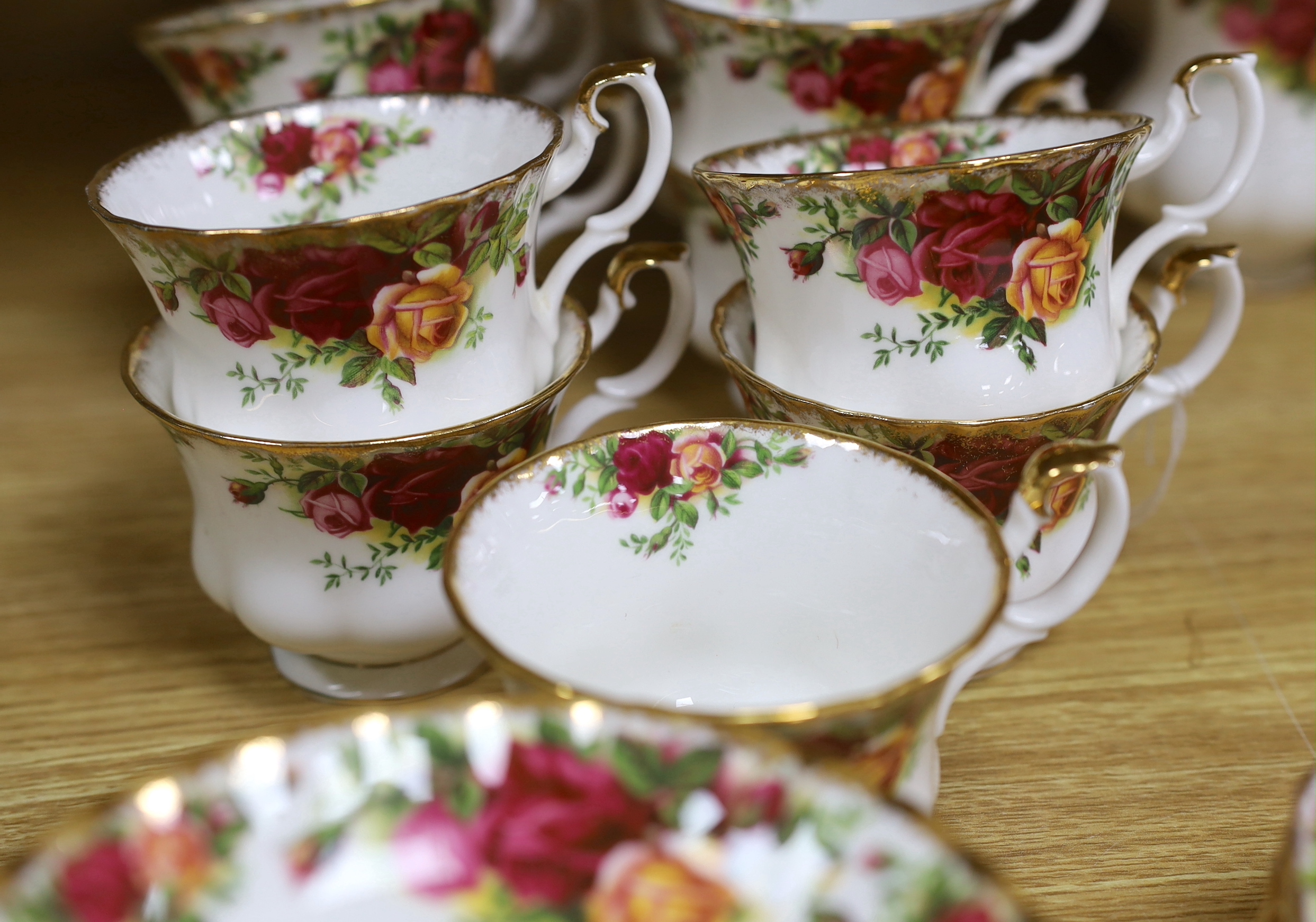 A Royal Albert ‘Old Country Roses’, a dinner and tea service